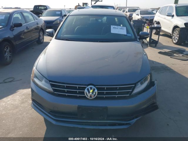 3VWDB7AJXJM260204 Volkswagen Jetta 1.4t Se/1.4t Wolfsburg Edition