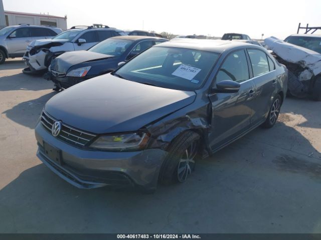 3VWDB7AJXJM260204 Volkswagen Jetta 1.4t Se/1.4t Wolfsburg Edition