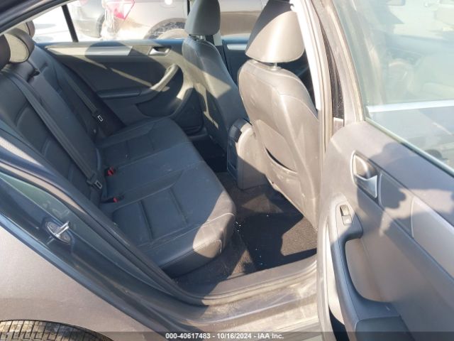 3VWDB7AJXJM260204 Volkswagen Jetta 1.4t Se/1.4t Wolfsburg Edition