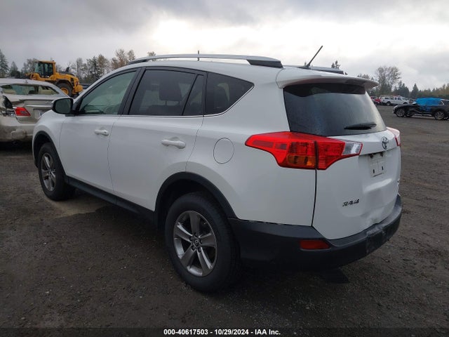 Toyota Rav4 Xle 2015 JTMRFREV8FJ013323 Image 3