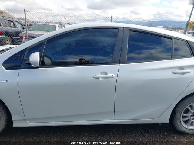 Toyota Prius Two Eco 2016 JTDKARFU9G3511669 Image 14