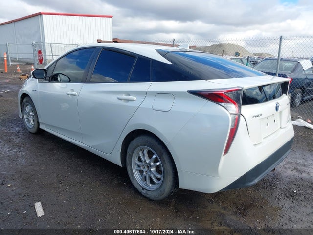 Toyota Prius Two Eco 2016 JTDKARFU9G3511669 Image 3