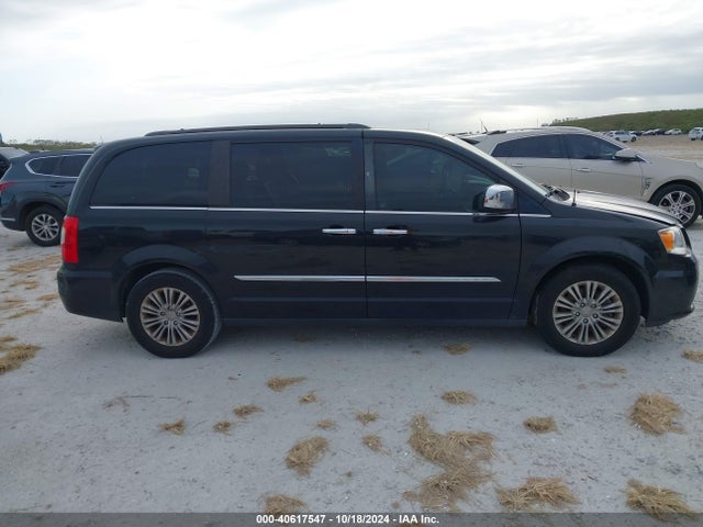 2C4RC1CG0GR166774 Chrysler Town & Country Touring-l Anniversary Edition
