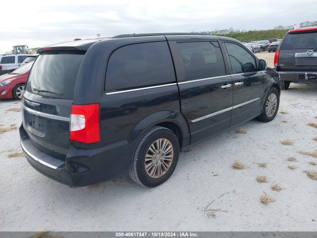 2C4RC1CG0GR166774 Chrysler Town & Country Touring-l Anniversary Edition