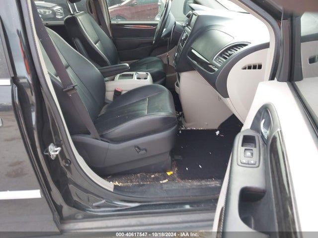 2C4RC1CG0GR166774 Chrysler Town & Country Touring-l Anniversary Edition
