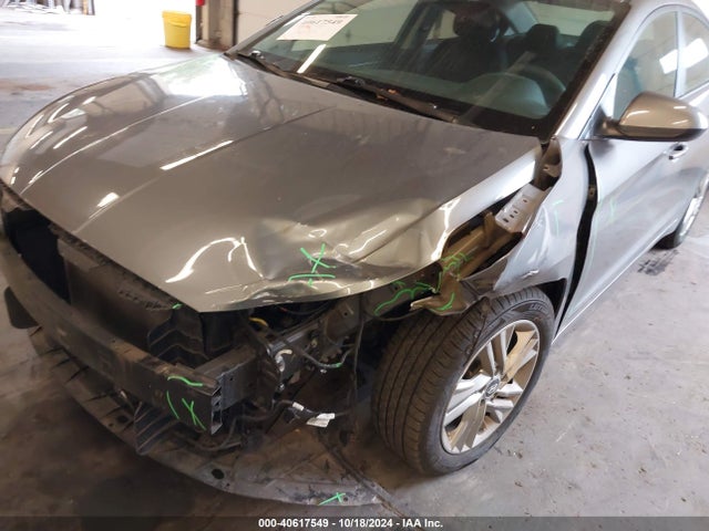 Hyundai ELANTRA SEL 2019 5NPD84LF0KH458029 Image 18