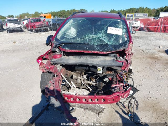 1FMCU0J91HUC25025 Ford Escape Titanium