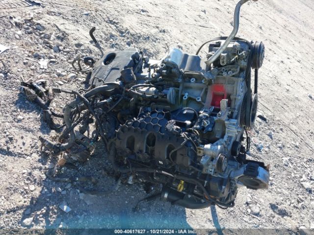 1FMCU0J91HUC25025 Ford Escape Titanium