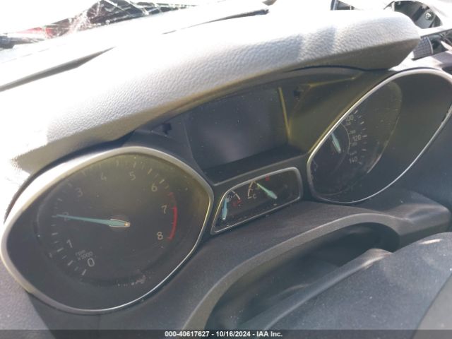 1FMCU0J91HUC25025 Ford Escape Titanium