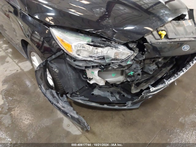 Ford FOCUS SE 2016 1FADP3F28GL230214 Image 18