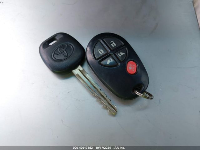 5TDKK3DC9ES478527 Toyota Sienna Le V6 8 Passenger
