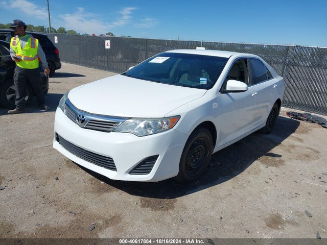 4T4BF1FK8ER408785 Toyota CAMRY L