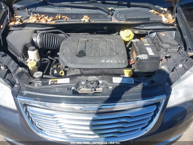 2014 Chrysler Town & Country Touring მანქანა იყიდება აუქციონზე, vin: 2C4RC1BG0ER359991, აუქციონის ნომერი: 40617895