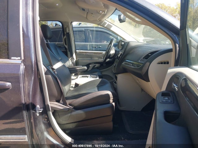 2014 Chrysler Town & Country Touring მანქანა იყიდება აუქციონზე, vin: 2C4RC1BG0ER359991, აუქციონის ნომერი: 40617895