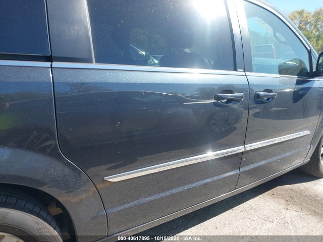 2014 Chrysler Town & Country Touring მანქანა იყიდება აუქციონზე, vin: 2C4RC1BG0ER359991, აუქციონის ნომერი: 40617895