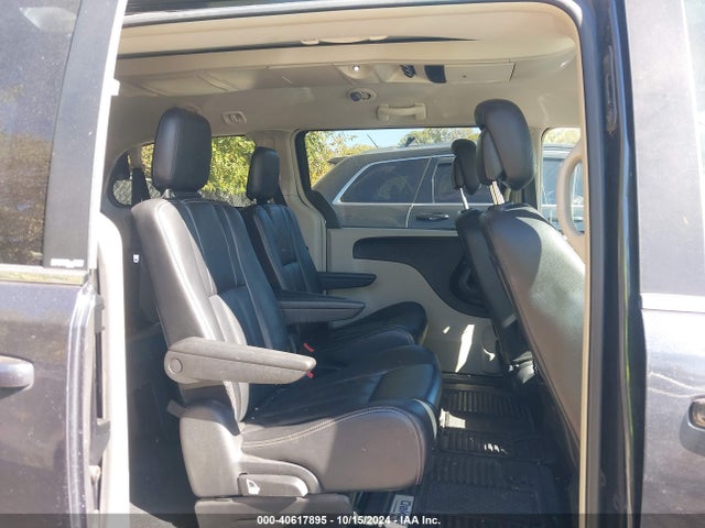 2014 Chrysler Town & Country Touring მანქანა იყიდება აუქციონზე, vin: 2C4RC1BG0ER359991, აუქციონის ნომერი: 40617895