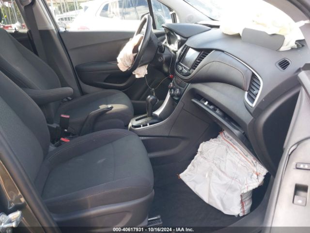 3GNCJKSB8LL239332 Chevrolet Trax Fwd Ls