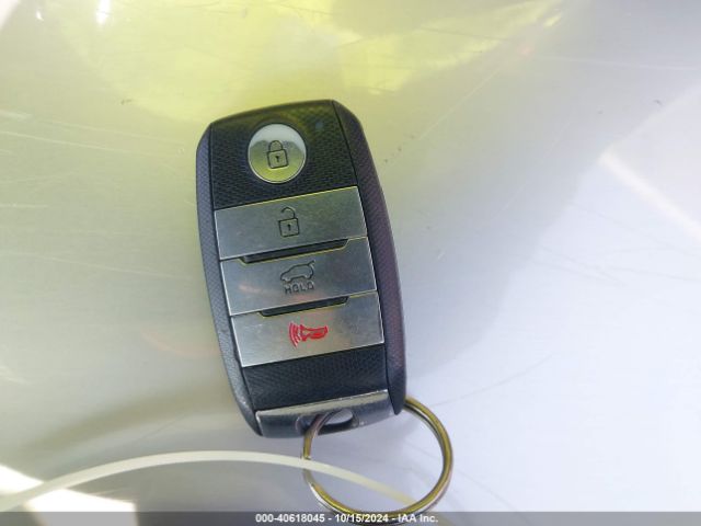 KNDCB3LC6K5297490 KIA NIRO LX