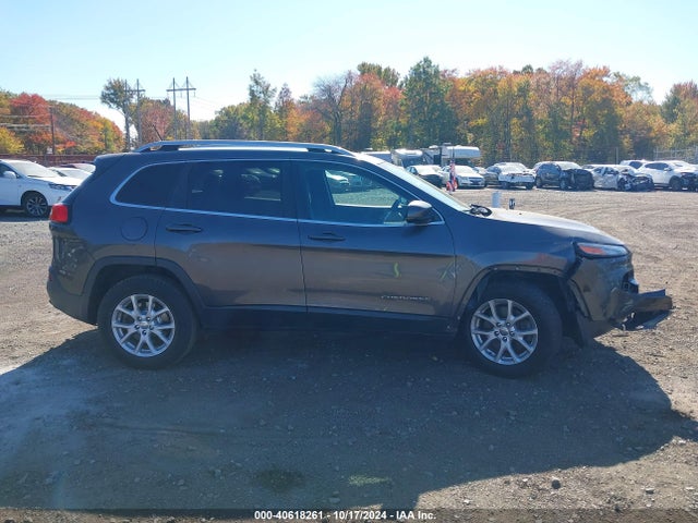 Jeep Cherokee Latitude 2016 1C4PJMCB4GW372190 Image 13