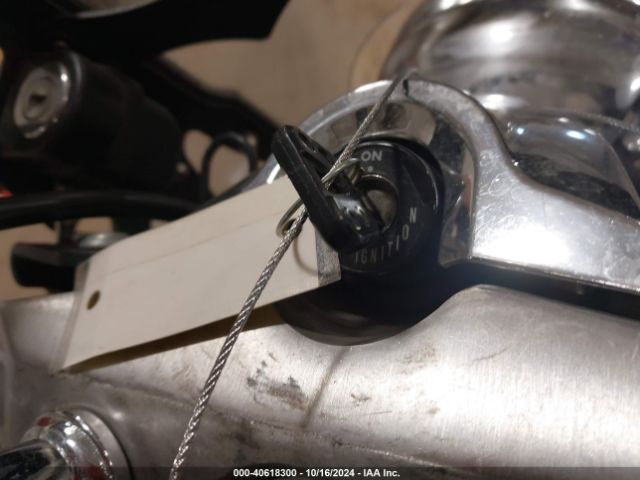 2011 YAMAHA XVS1300 JYAVP33E1BA003749 Photo 10