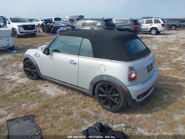 2015 MINI CONVERTIBLE WMWZP3C53FT708839 Photo 2