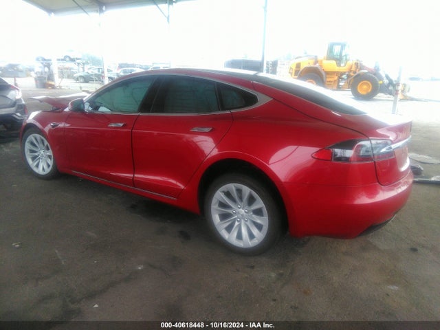 2019 TESLA MODEL S 5YJSA1E28KF335260 Photo 2