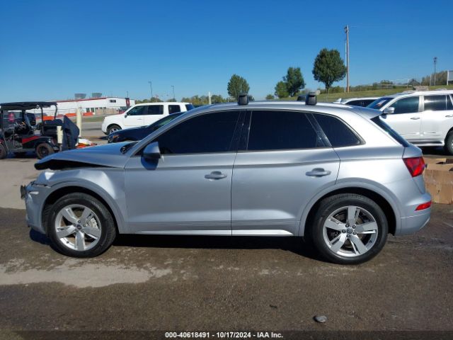 WA1ANAFY1J2156055 Audi Q5 2.0t Premium/2.0t Tech Premium
