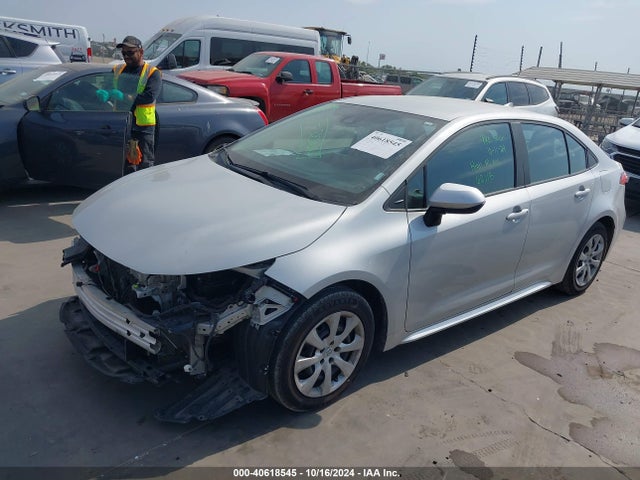 Toyota COROLLA LE 2022 5YFEPMAE8NP318593 Image 2