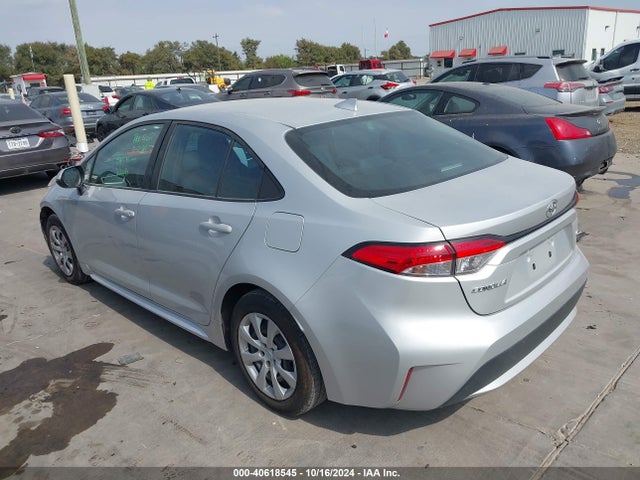 Toyota COROLLA LE 2022 5YFEPMAE8NP318593 Image 3