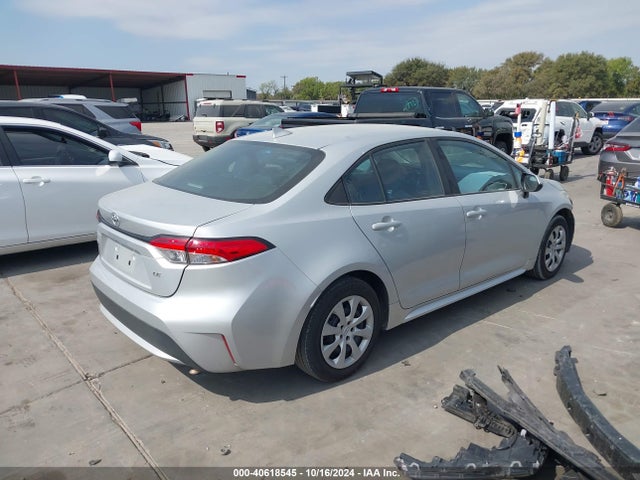 Toyota COROLLA LE 2022 5YFEPMAE8NP318593 Image 4