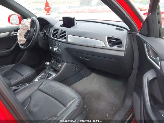WA1BCCFS8JR001141 Audi Q3 2.0t Premium/2.0t Sport Premium