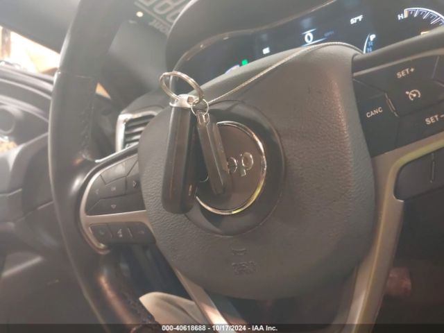 1C4RJFAG4LC334943 Jeep Grand Cherokee Laredo E 4x4