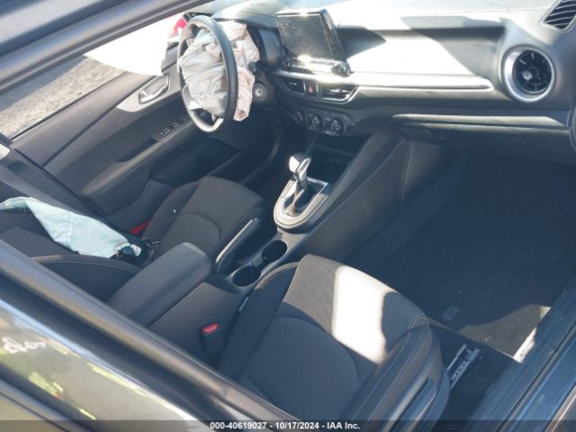 3KPF24AD1RE833680 KIA Forte Lxs