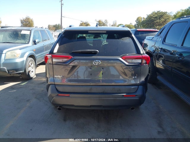 Toyota RAV4 LE 2019 2T3H1RFV1KW002815 Image 16
