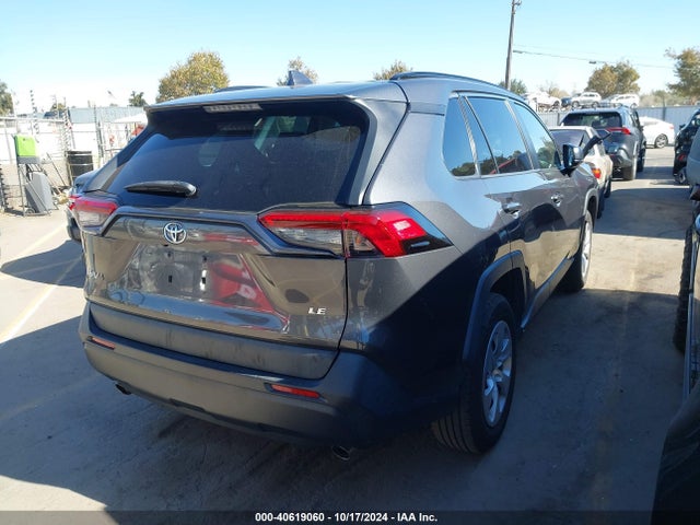 Toyota RAV4 LE 2019 2T3H1RFV1KW002815 Image 4