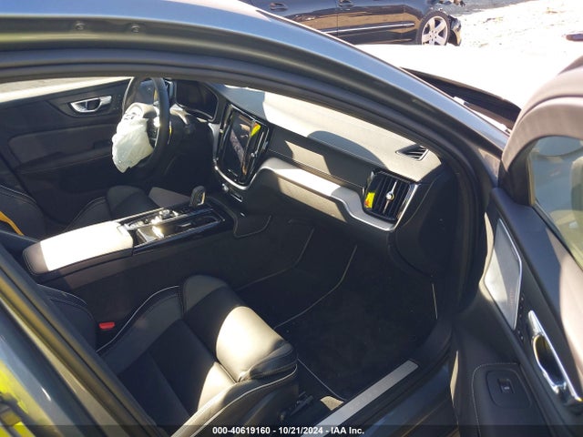 7JRBK0FP3LG046832 Volvo S60 Hybrid T8 Polestar
