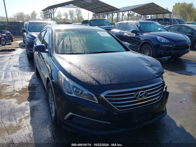 Hyundai SONATA SE 2017 5NPE24AF0HH511510 Image 12