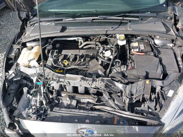 Ford FOCUS SE 2018 1FADP3K23JL279186 Image 10
