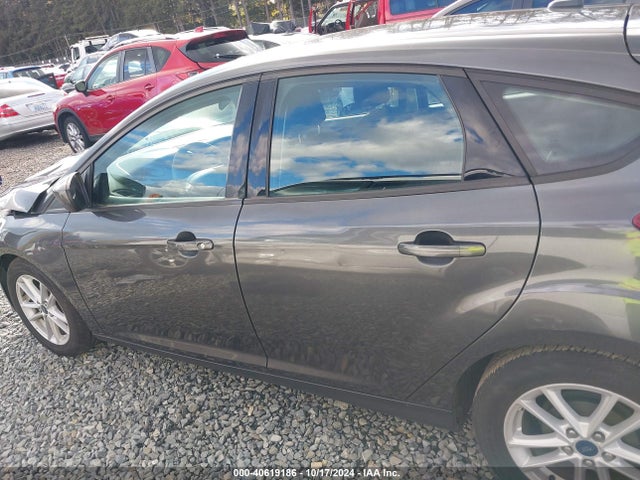 Ford FOCUS SE 2018 1FADP3K23JL279186 Image 15