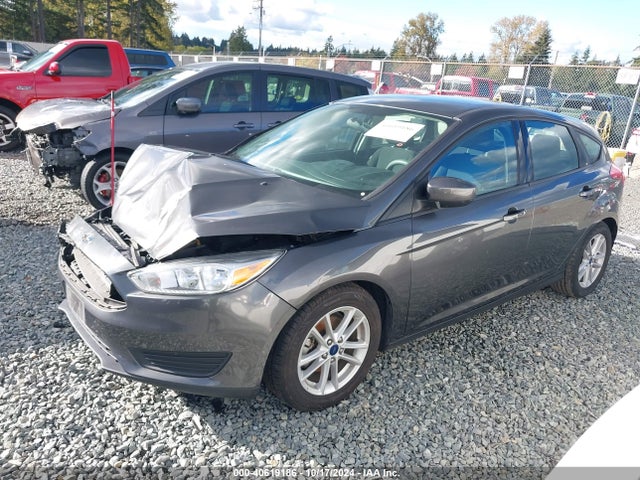 Ford FOCUS SE 2018 1FADP3K23JL279186 Image 2