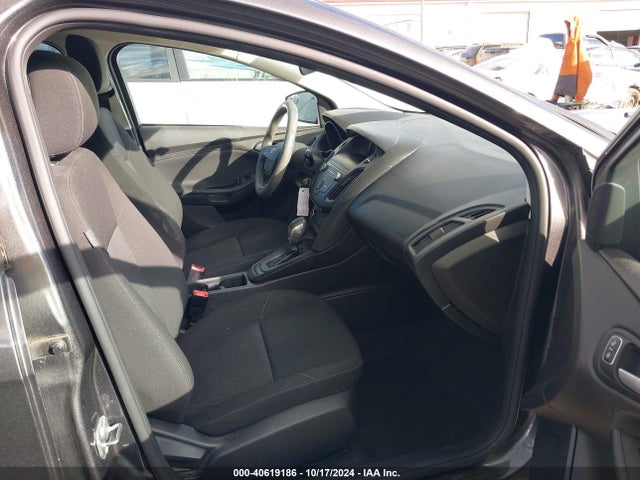 Ford FOCUS SE 2018 1FADP3K23JL279186 Image 5