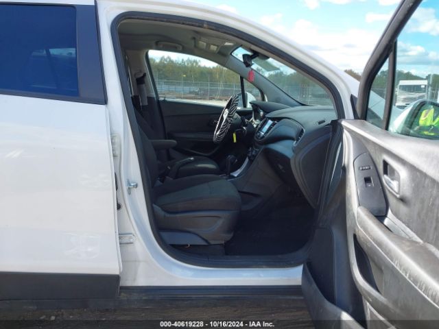 KL7CJKSBXLB047644 Chevrolet Trax Fwd Ls