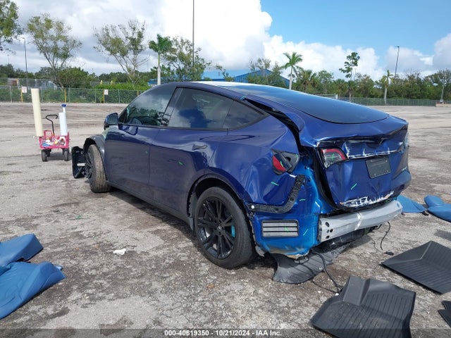 2023 TESLA MODEL Y 7SAYGAEE4PF701471 Photo 2