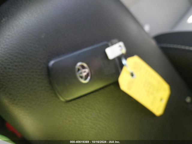 2T3RFREV3JW751850 Toyota Rav4 Adventure/xle