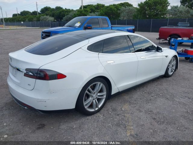5YJSA1S18EFP33102 Tesla MODEL S
