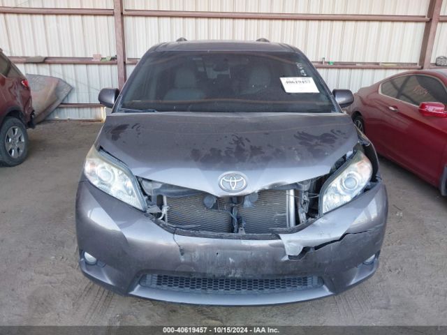 5TDYZ3DC2HS771261 Toyota Sienna Xle/limited