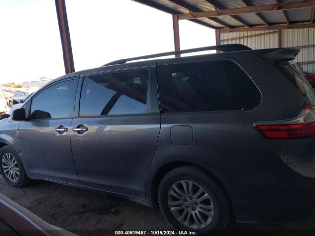 5TDYZ3DC2HS771261 Toyota Sienna Xle/limited