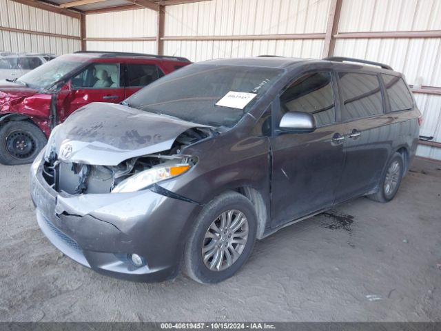 5TDYZ3DC2HS771261 Toyota Sienna Xle/limited