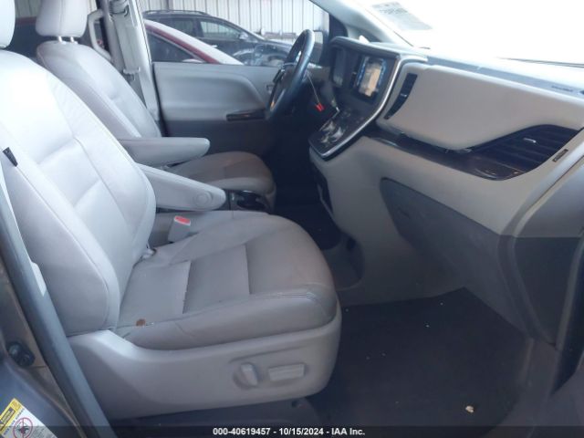 5TDYZ3DC2HS771261 Toyota Sienna Xle/limited