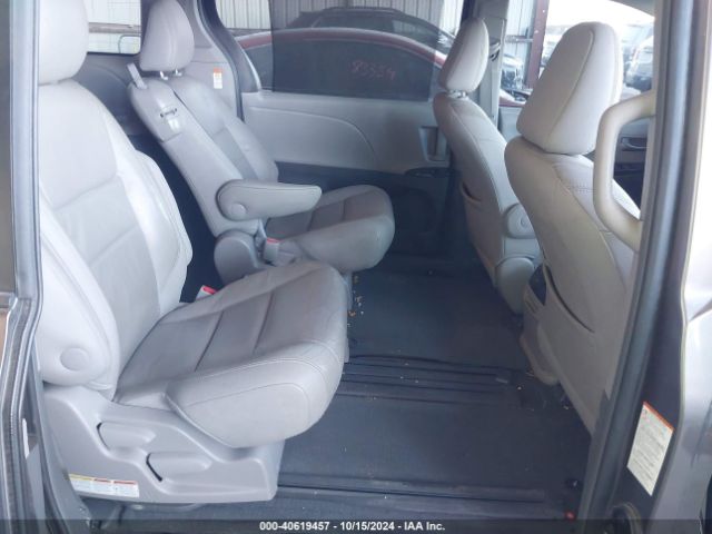 5TDYZ3DC2HS771261 Toyota Sienna Xle/limited